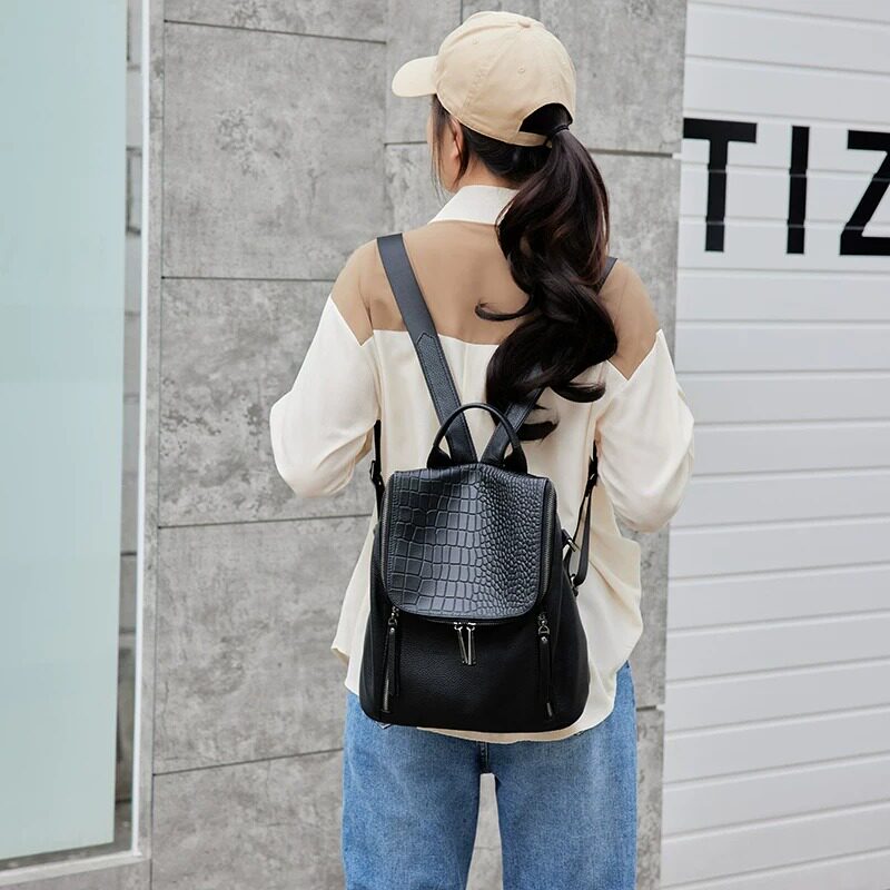 Kabaqoo German Women's Backpack, New Fashionable Genuine Leather Top Layer Cowhide, Convenient Backpack for Commuting to Work