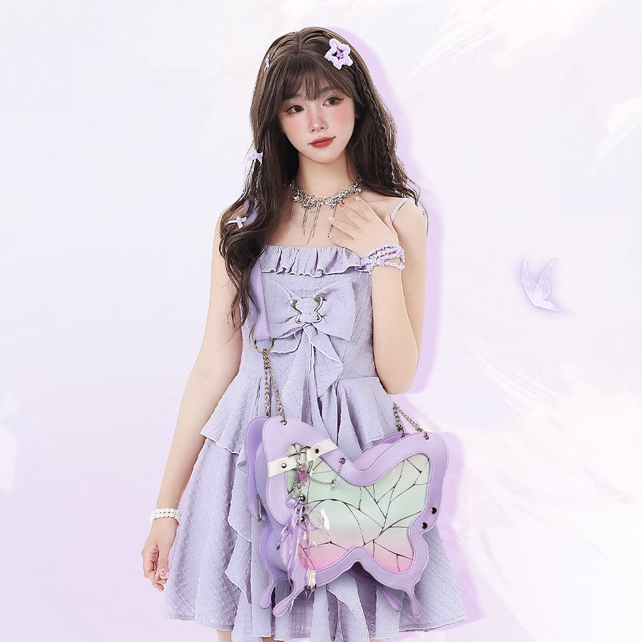 Butterfly-shaped ita bag strap and carrying detail